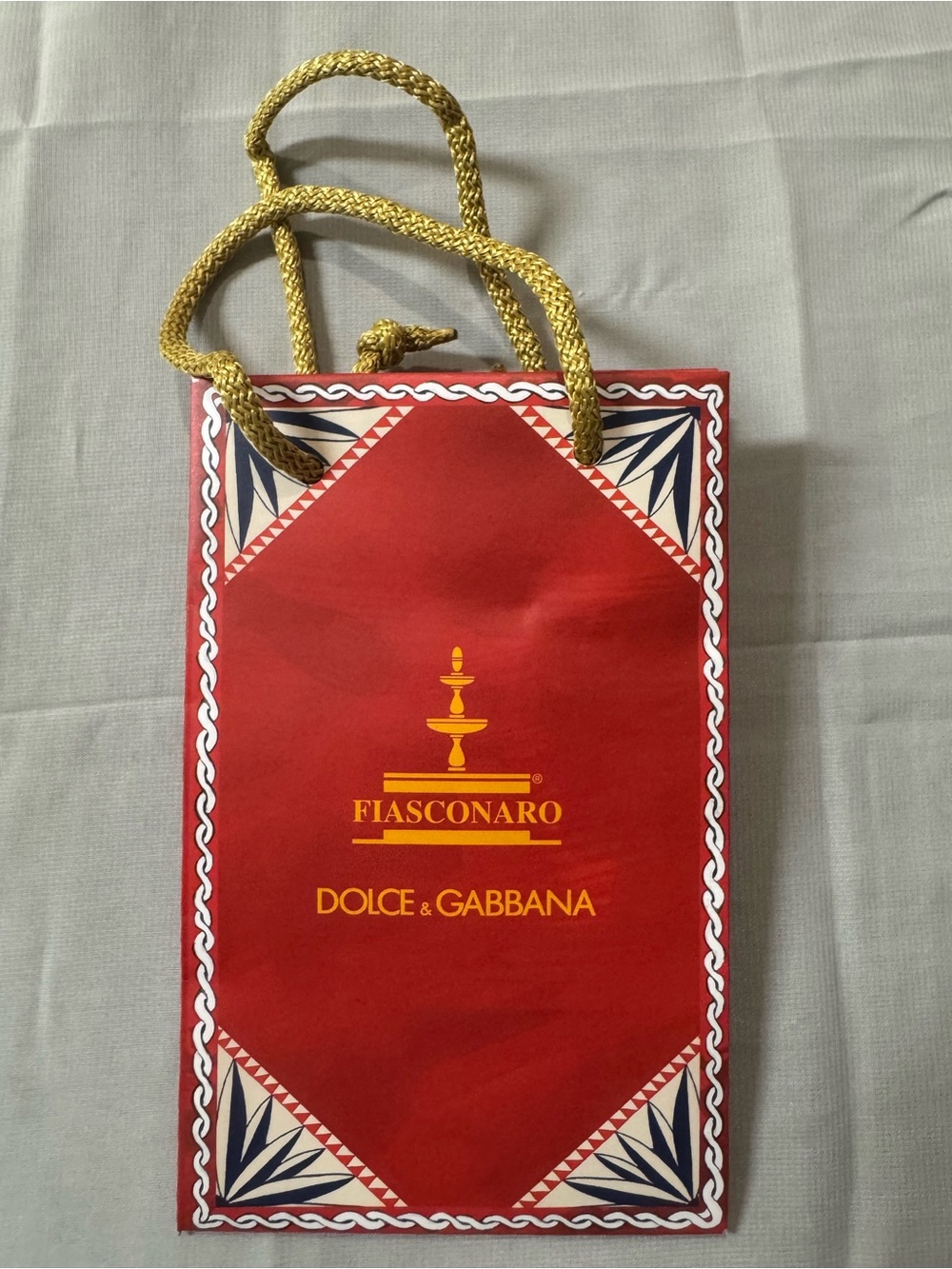 Dolce & Gabbana 💯 Authentic Red Gift paper shopping Bag with iconic Gold Logo.